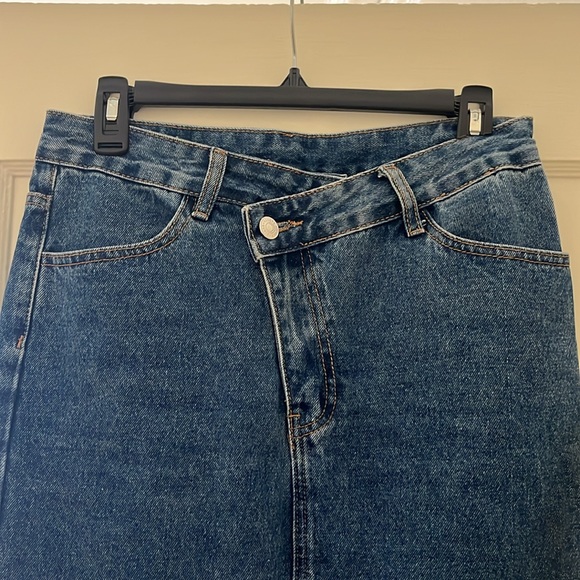 Long Jean skirt w/ slit - Picture 4 of 5